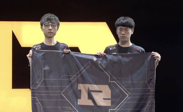 击球上展现 击球上展现