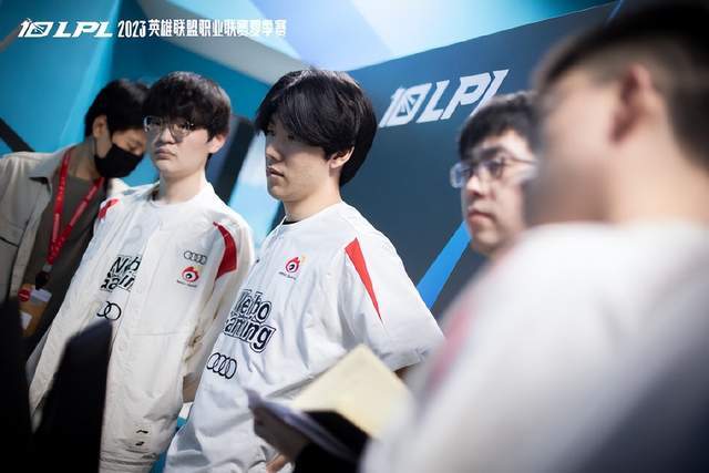 充满机会的 充满机会的